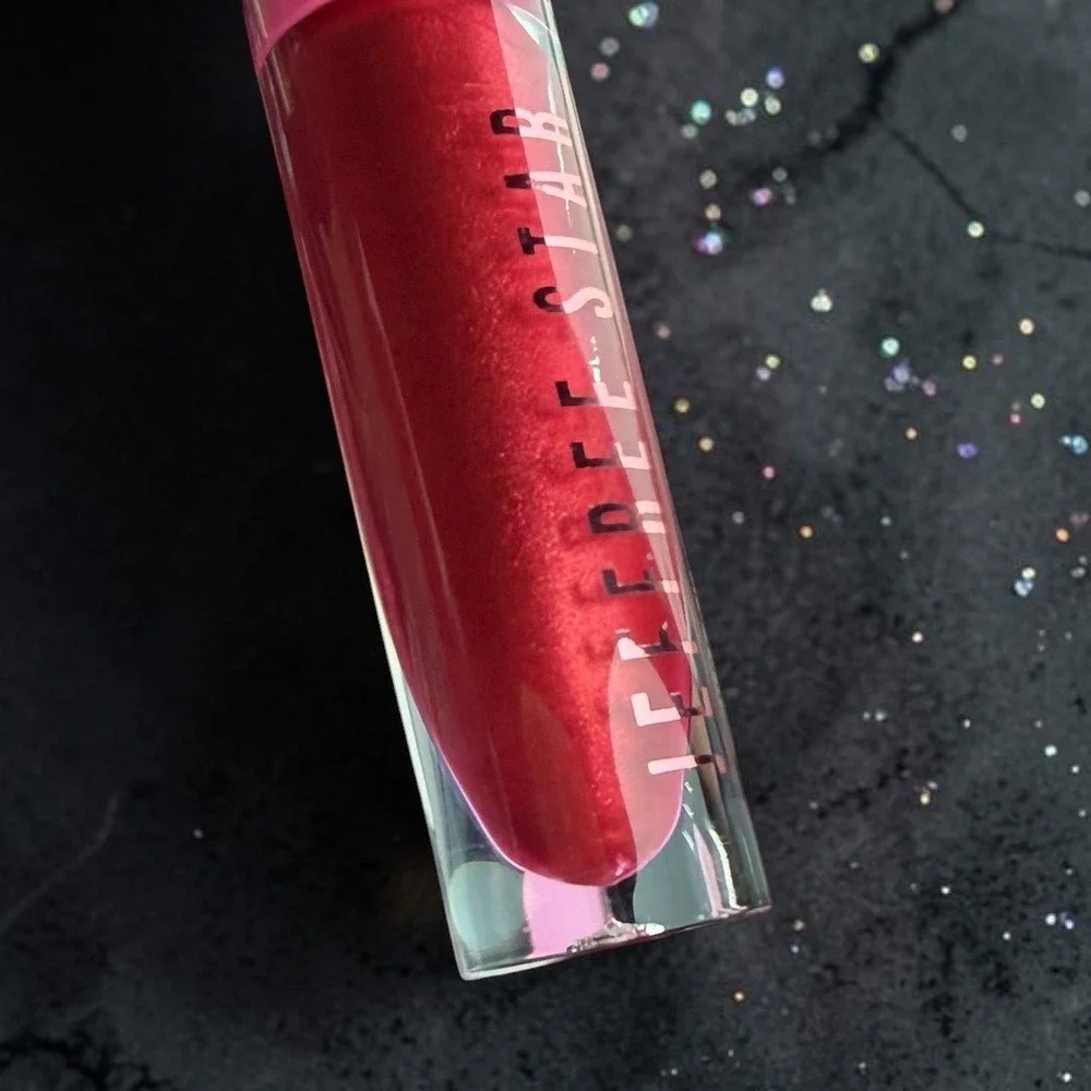 Jeffree Star Cosmetics - Velour Liquid Lipstick - Shade: Poinsettia - *NIB*
